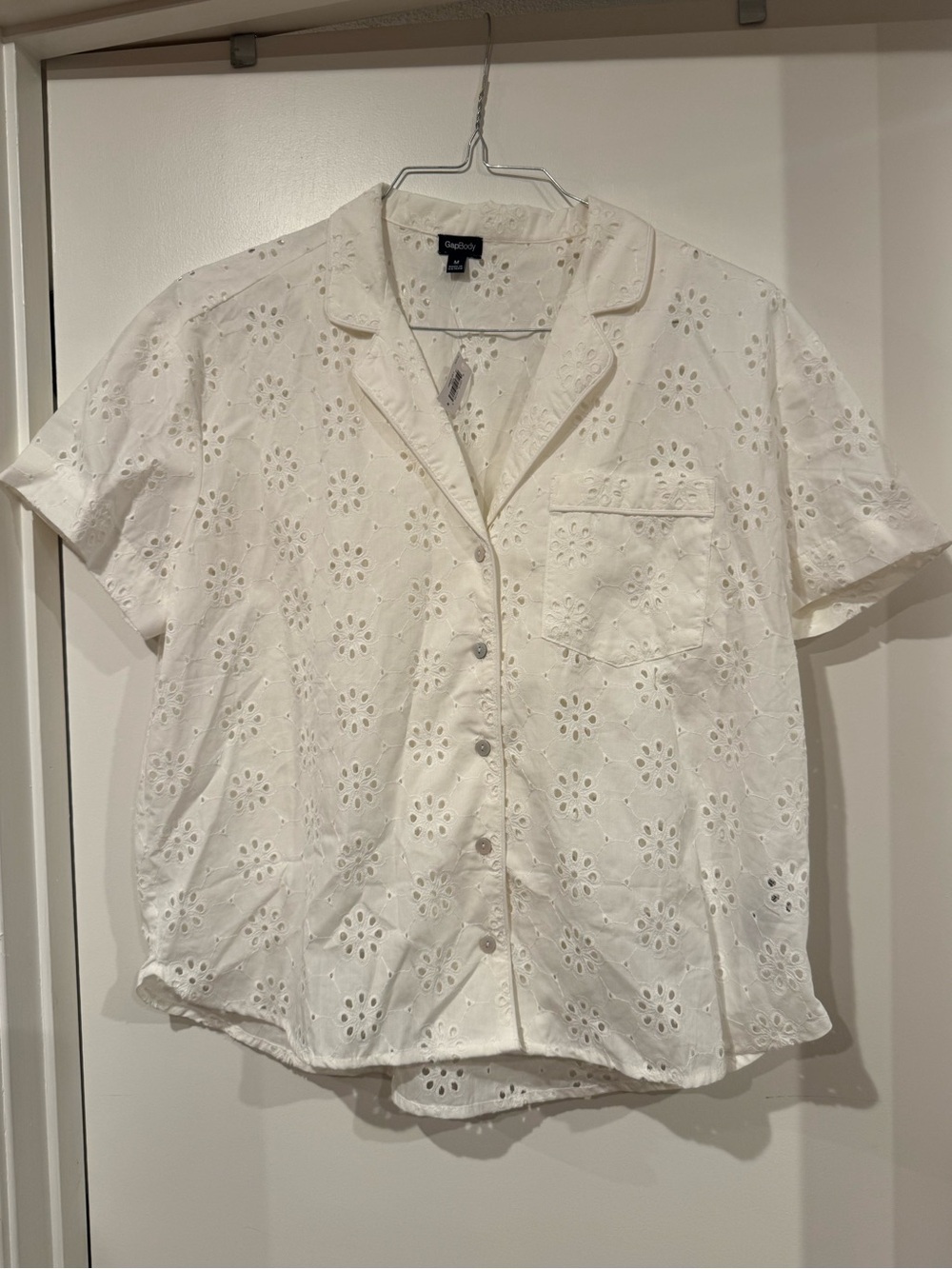 NWT Eyelet GapBody Short Sleeve Shirt